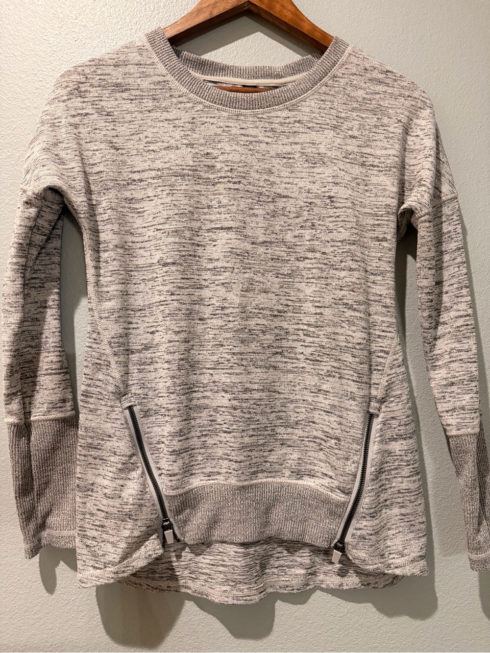 90 Degree By Reflex Heathered Light Gray Pullover Sweatshirt with Zip Accents